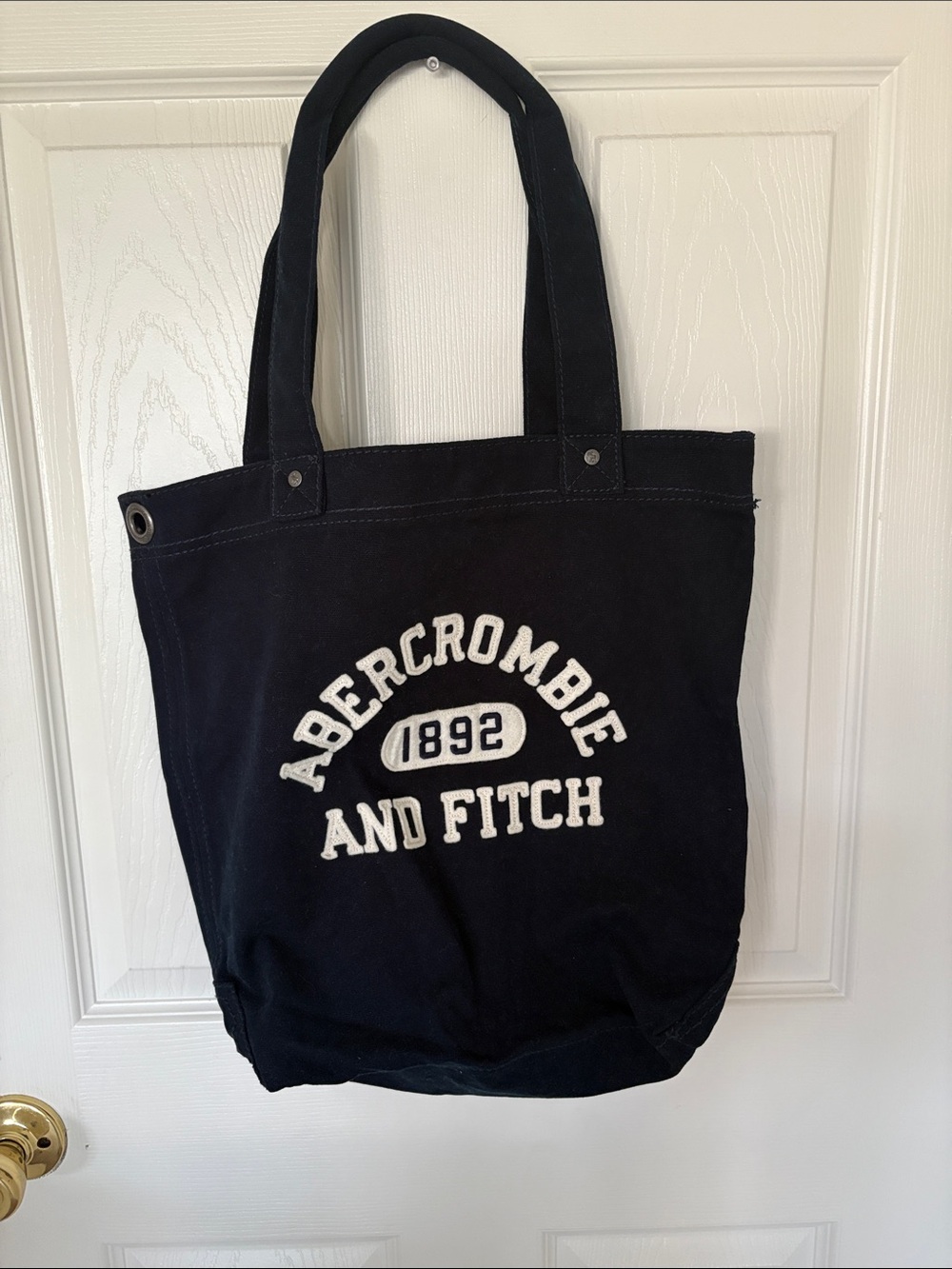 Abercrombie &Fitch navy blue tote bag; NWT